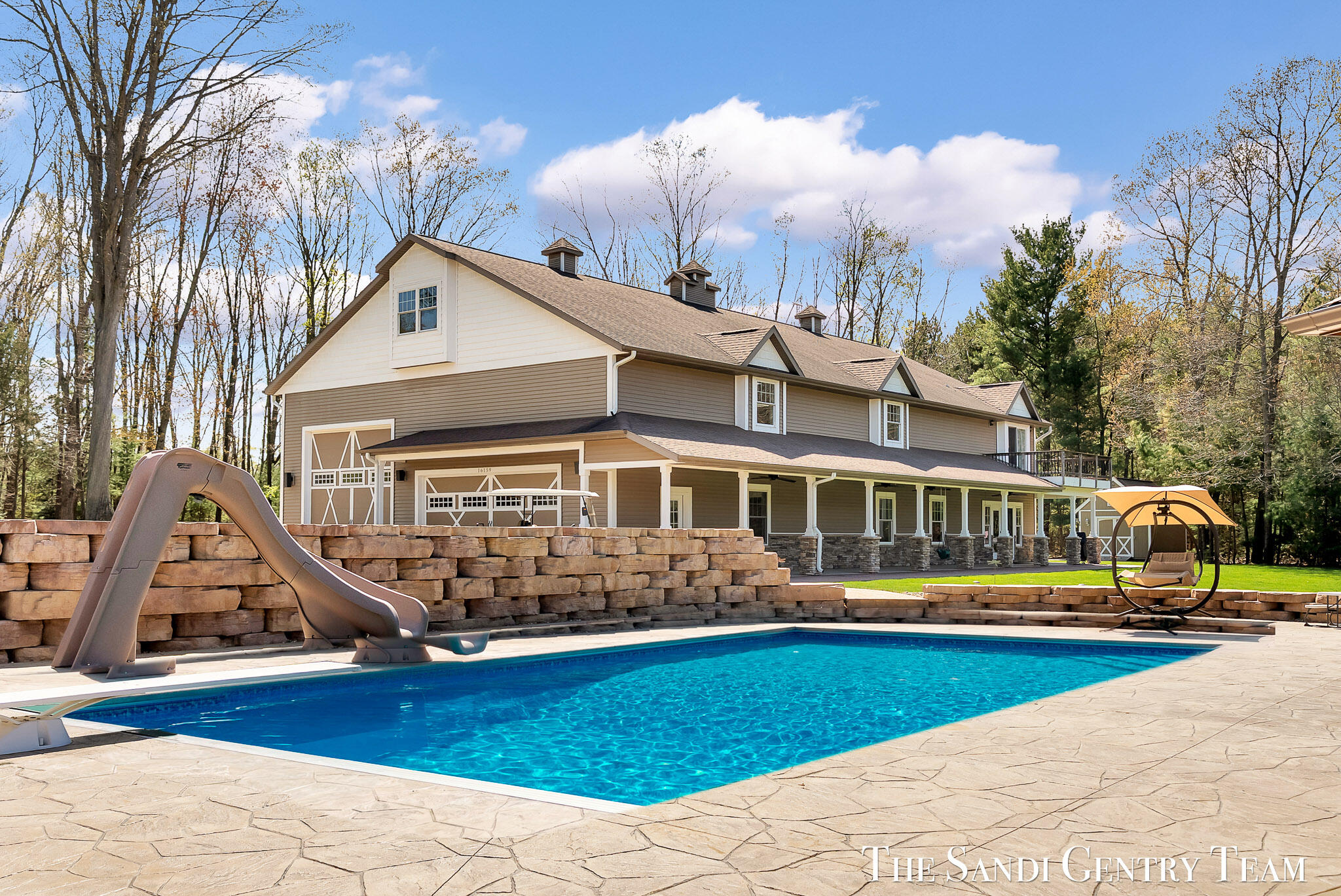 Grand Haven, Michigan, 49417, United States, 4 Bedrooms Bedrooms, ,3 BathroomsBathrooms,Residential,Active,2042700