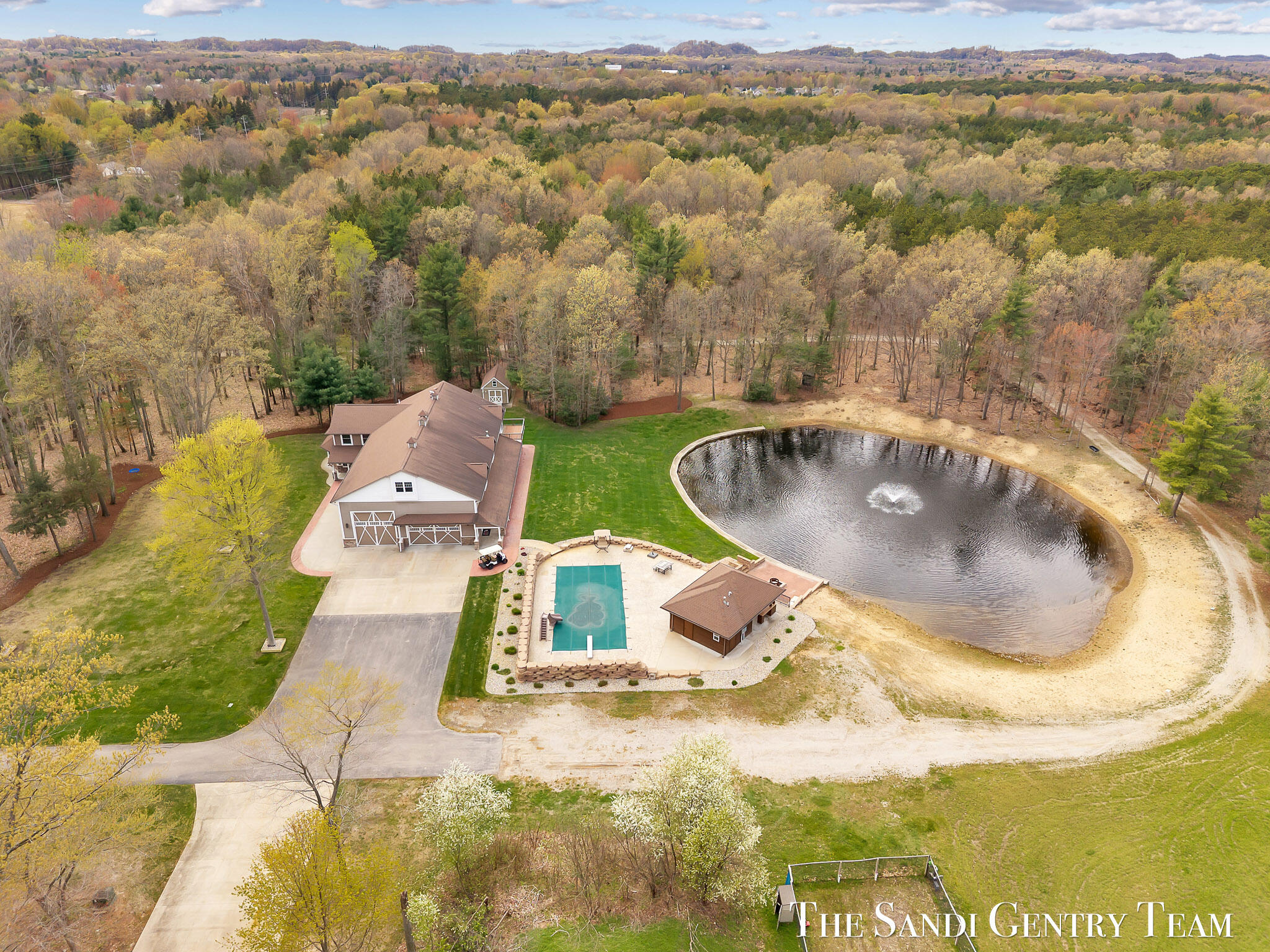 Grand Haven, Michigan, 49417, United States, 4 Bedrooms Bedrooms, ,3 BathroomsBathrooms,Residential,Active,2042700