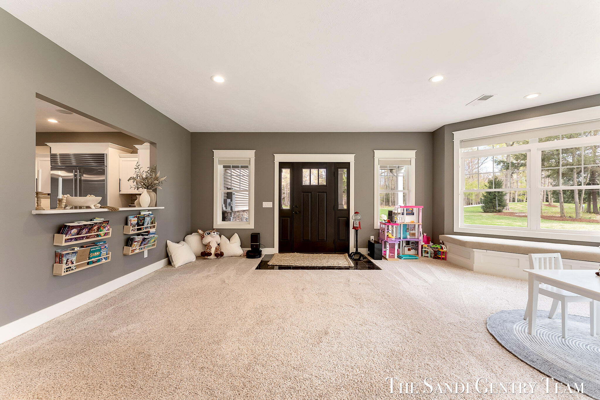 Grand Haven, Michigan, 49417, United States, 4 Bedrooms Bedrooms, ,3 BathroomsBathrooms,Residential,Active,2042700