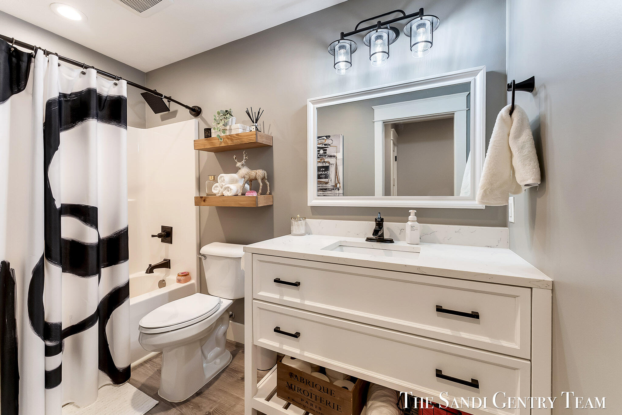 Grand Haven, Michigan, 49417, United States, 4 Bedrooms Bedrooms, ,3 BathroomsBathrooms,Residential,Active,2042700