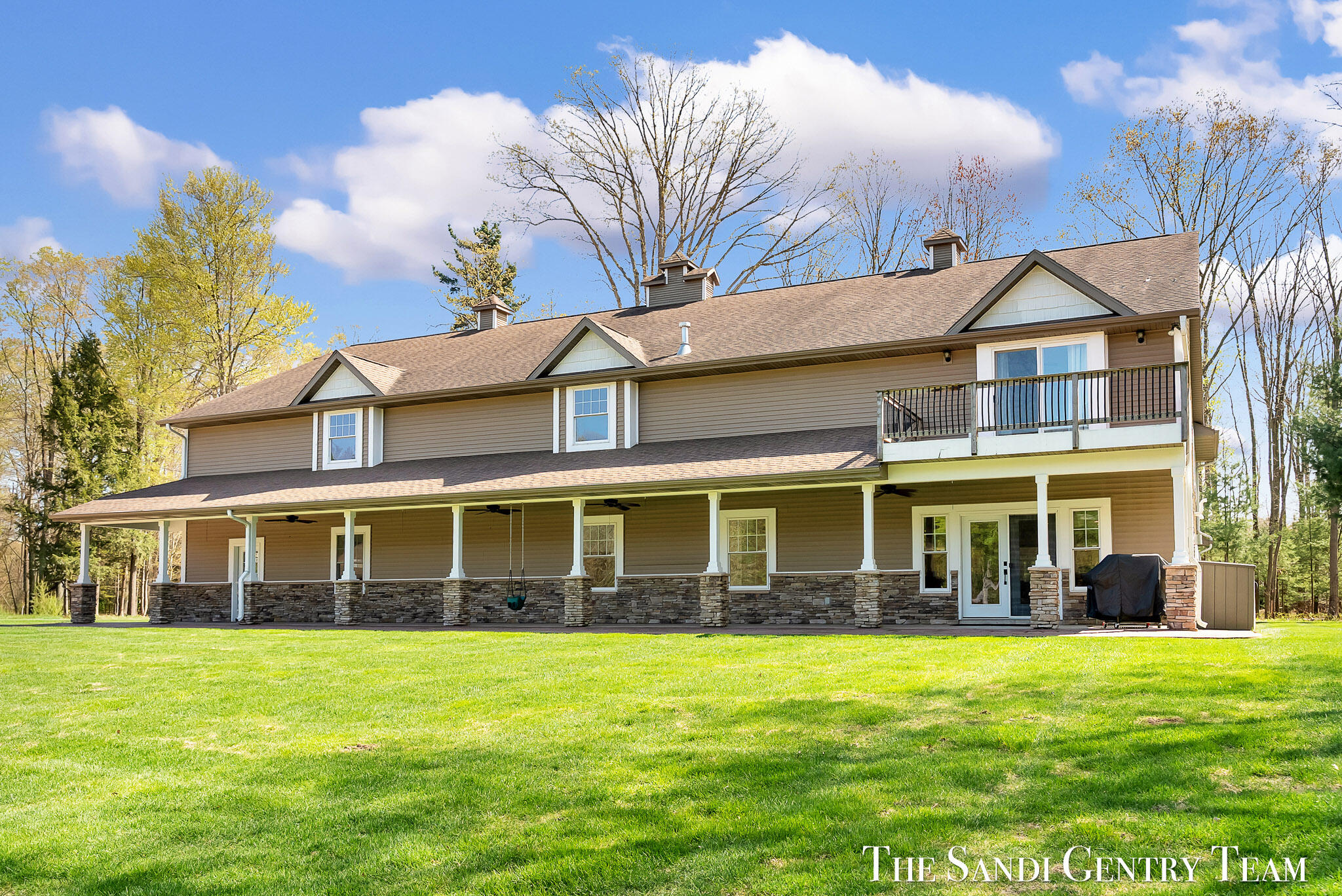 Grand Haven, Michigan, 49417, United States, 4 Bedrooms Bedrooms, ,3 BathroomsBathrooms,Residential,Active,2042700