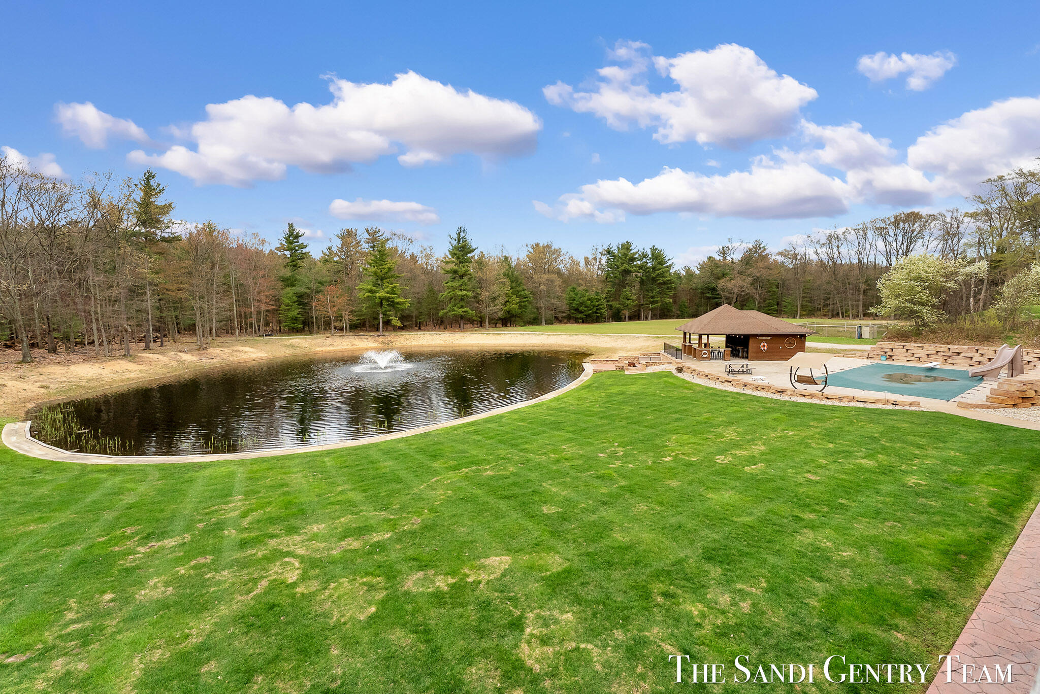Grand Haven, Michigan, 49417, United States, 4 Bedrooms Bedrooms, ,3 BathroomsBathrooms,Residential,Active,2042700