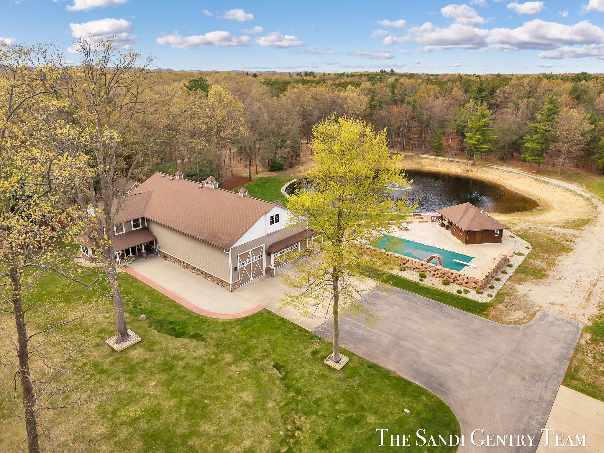 Grand Haven, Michigan, 49417, United States, 4 Bedrooms Bedrooms, ,3 BathroomsBathrooms,Residential,Active,2042700