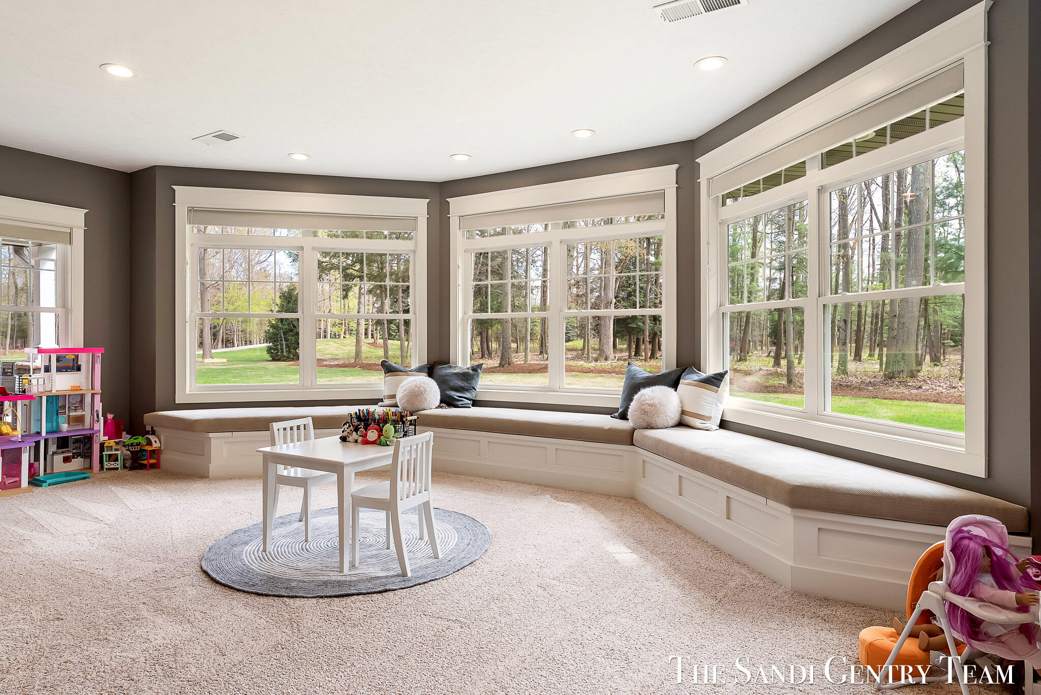 Grand Haven, Michigan, 49417, United States, 4 Bedrooms Bedrooms, ,3 BathroomsBathrooms,Residential,Active,2042700