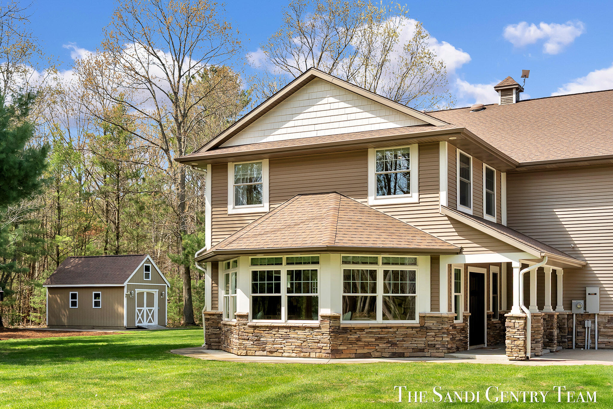 Grand Haven, Michigan, 49417, United States, 4 Bedrooms Bedrooms, ,3 BathroomsBathrooms,Residential,Active,2042700