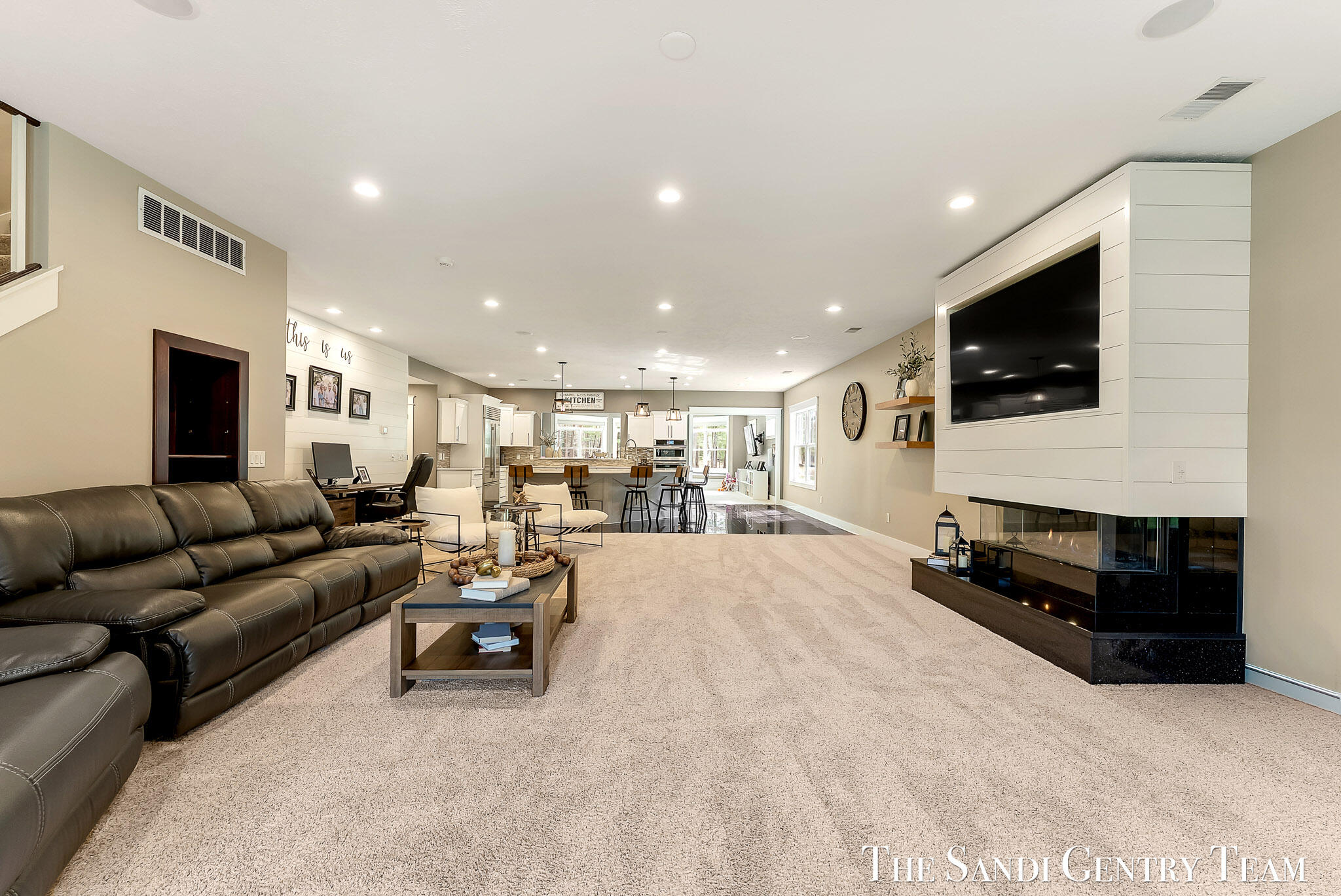 Grand Haven, Michigan, 49417, United States, 4 Bedrooms Bedrooms, ,3 BathroomsBathrooms,Residential,Active,2042700