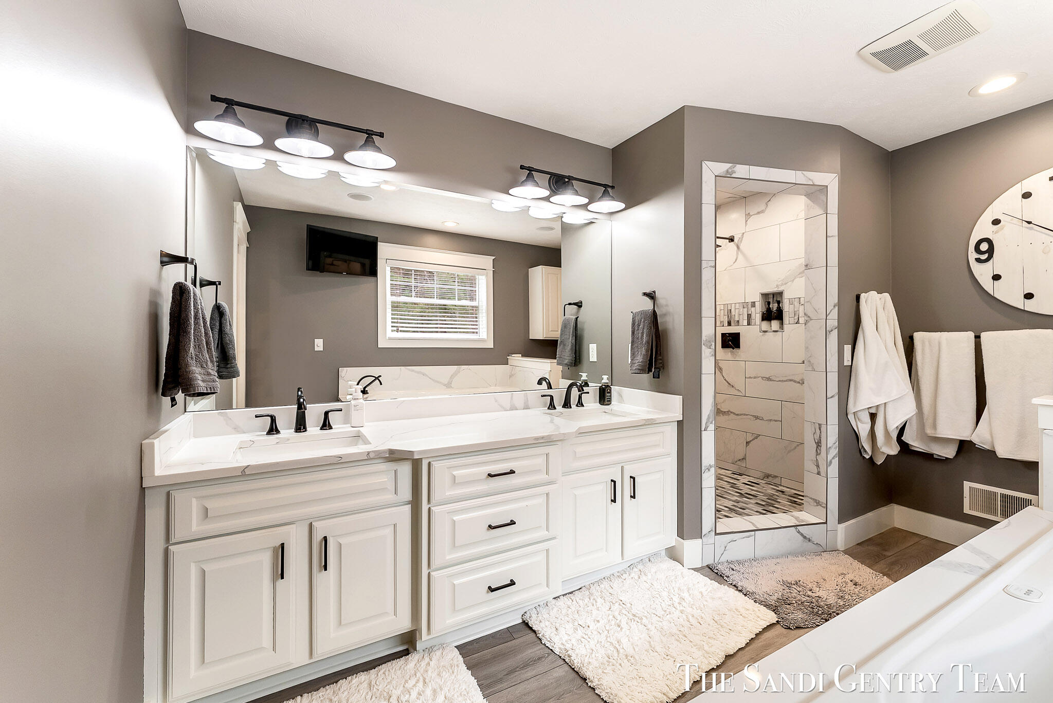 Grand Haven, Michigan, 49417, United States, 4 Bedrooms Bedrooms, ,3 BathroomsBathrooms,Residential,Active,2042700