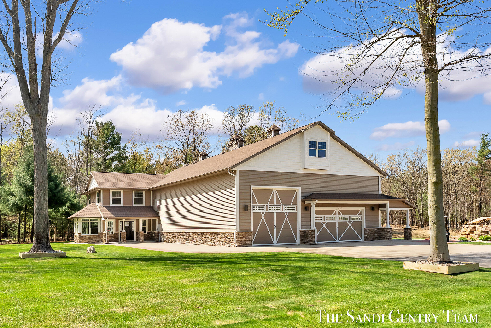 Grand Haven, Michigan, 49417, United States, 4 Bedrooms Bedrooms, ,3 BathroomsBathrooms,Residential,Active,2042700