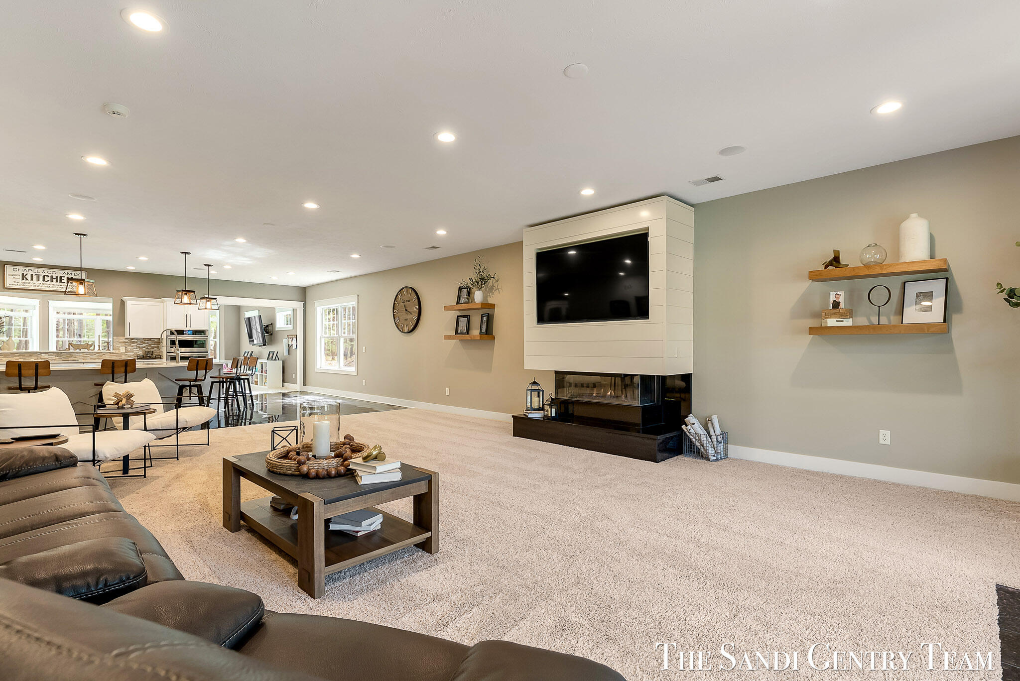 Grand Haven, Michigan, 49417, United States, 4 Bedrooms Bedrooms, ,3 BathroomsBathrooms,Residential,Active,2042700