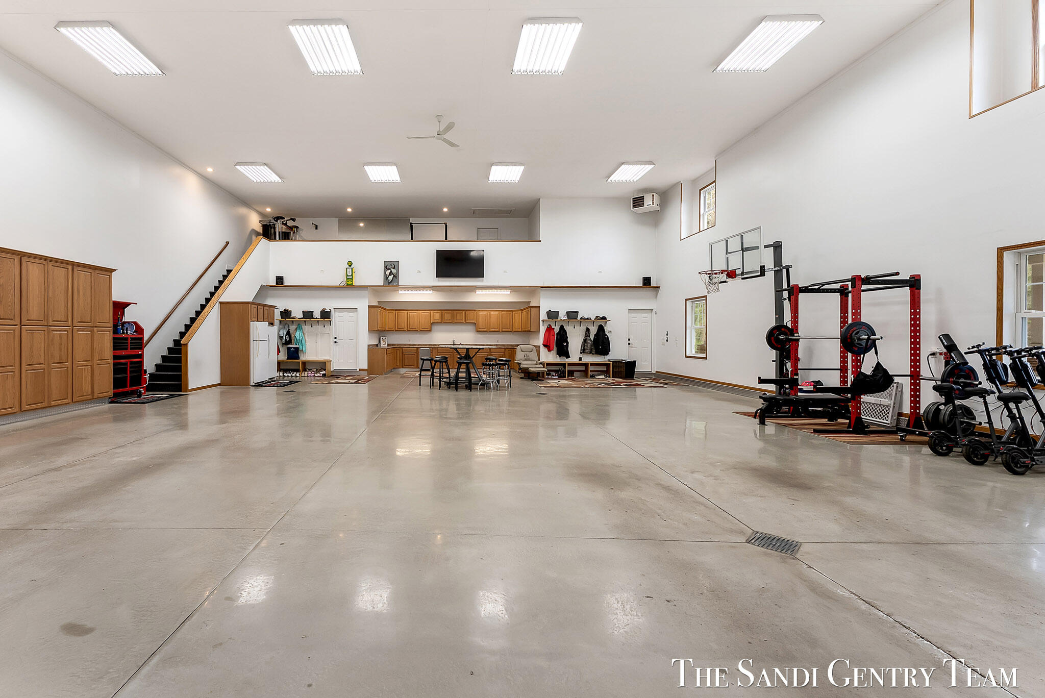 Grand Haven, Michigan, 49417, United States, 4 Bedrooms Bedrooms, ,3 BathroomsBathrooms,Residential,Active,2042700
