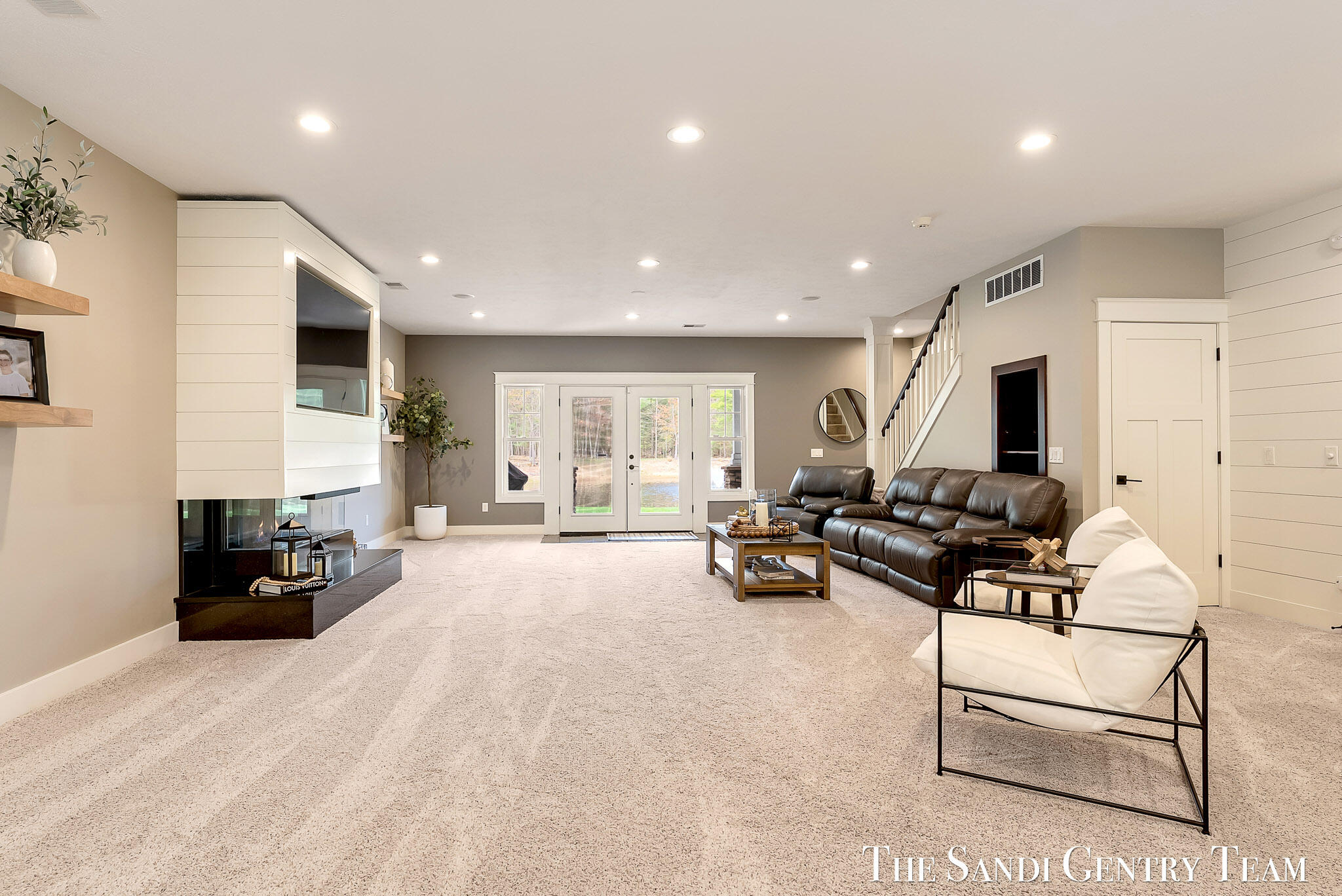 Grand Haven, Michigan, 49417, United States, 4 Bedrooms Bedrooms, ,3 BathroomsBathrooms,Residential,Active,2042700