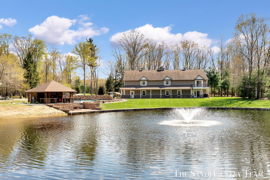 Photo of 16159 Ferris Street, Grand Haven, MI 49417 (MLS # 26019434)