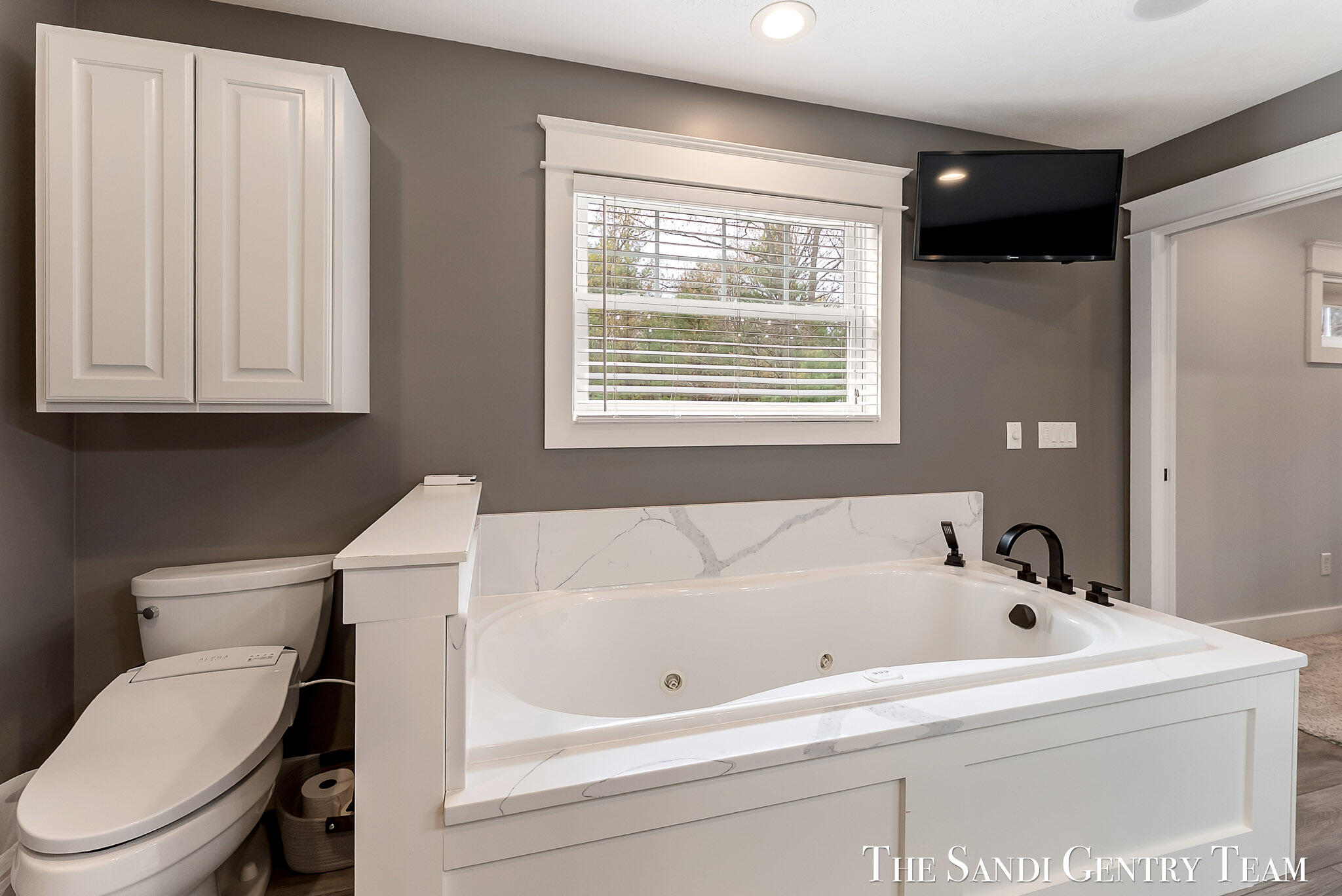 Grand Haven, Michigan, 49417, United States, 4 Bedrooms Bedrooms, ,3 BathroomsBathrooms,Residential,Active,2042700