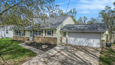 Photo of 7694 Thomas Avenue, Jenison, MI 49428 (MLS # 25018936)