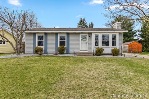 Photo of 3551 Auburn Avenue NE, Grand Rapids, MI 49525 (MLS # 26013194)