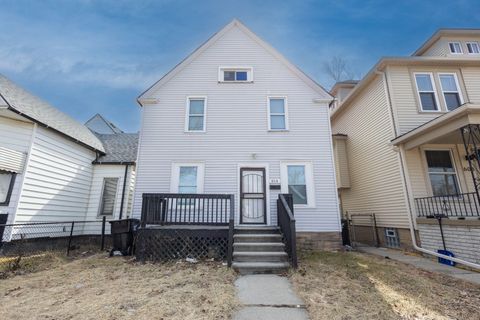 MLS: 25011092