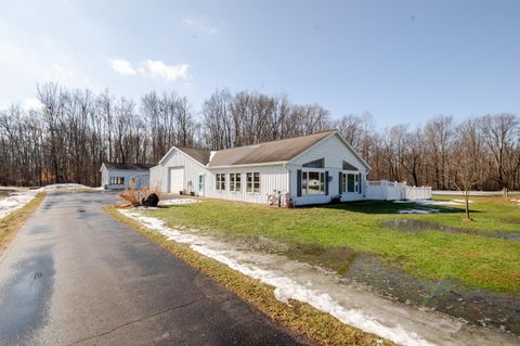 31643 Frost Street Dowagiac MI 49047