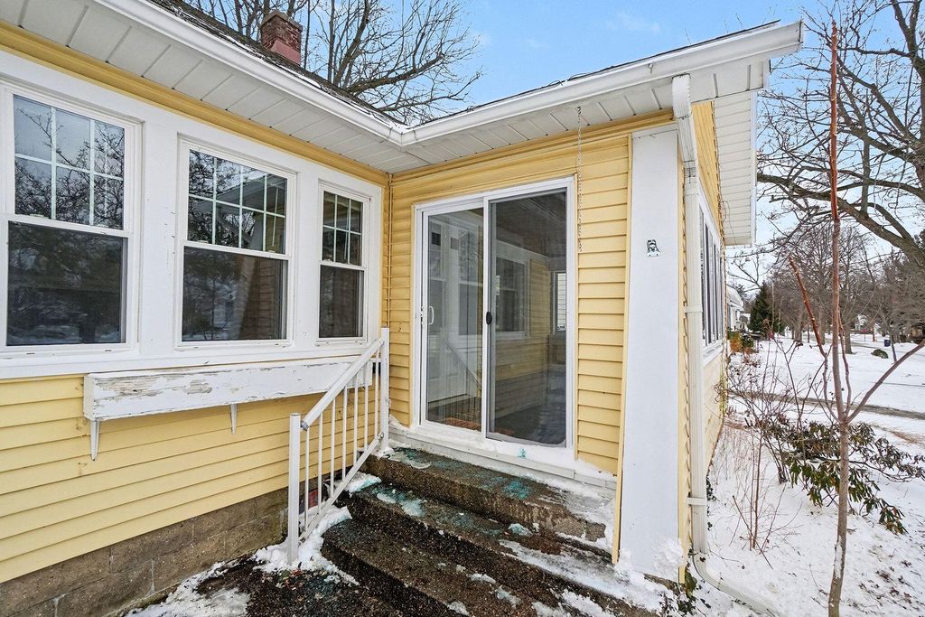 Photo of 188 E 26th Street, Holland, MI 49423 (MLS # 25063021)