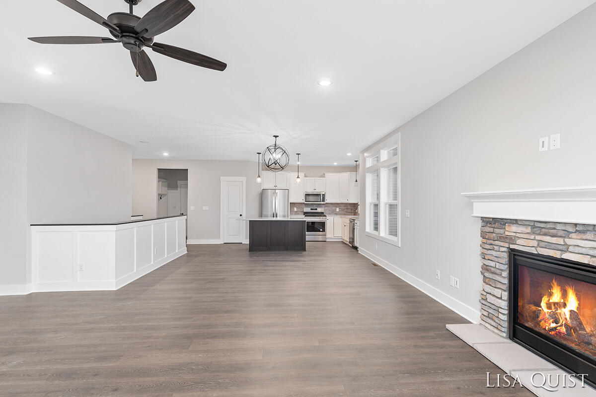 Photo 8 of 18 of 3856 Windsor Ridge Drive NE condo