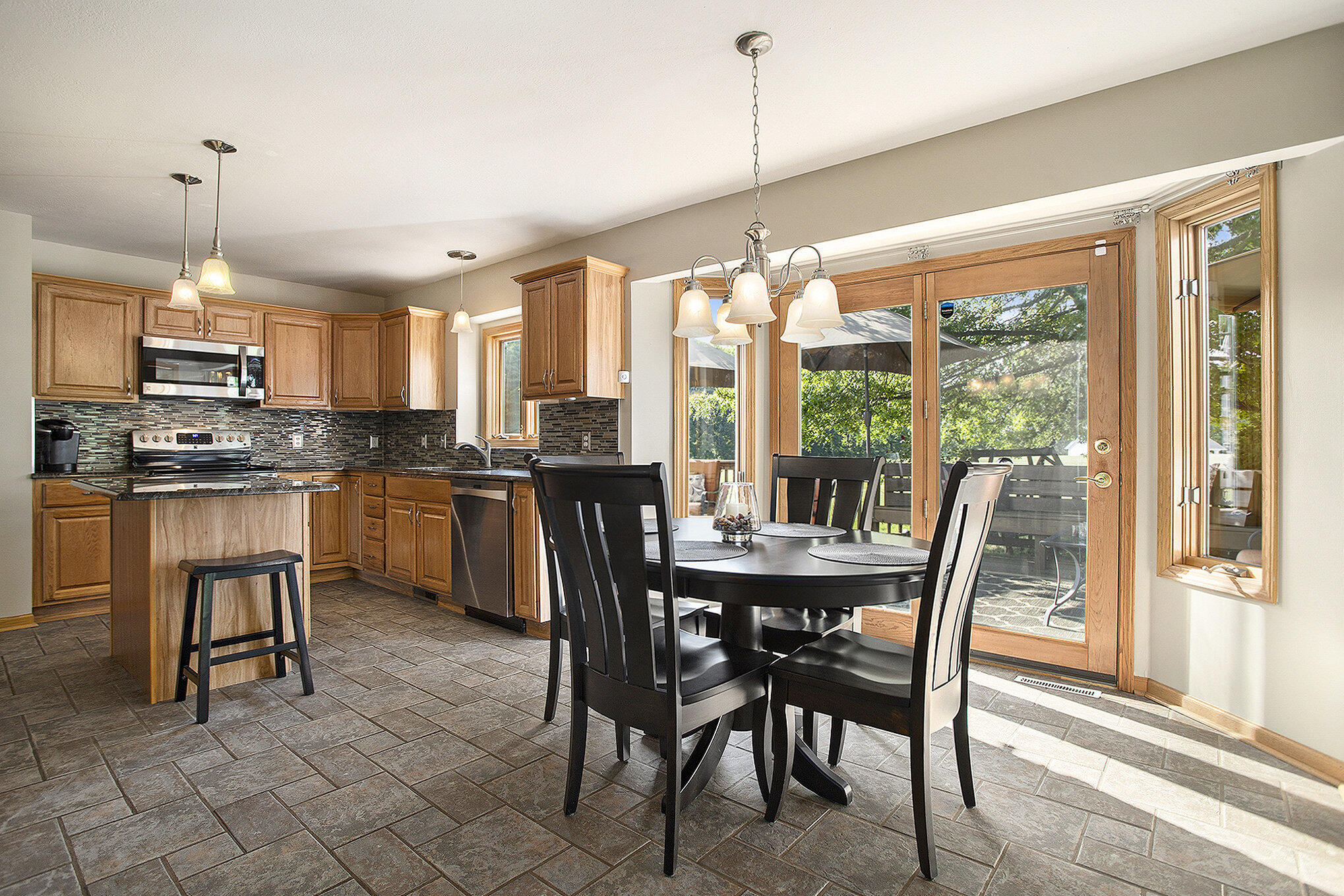 Battle Creek, Michigan 49014, United States, 4 Bedrooms Bedrooms, ,3 BathroomsBathrooms,Residential,Pending,148935