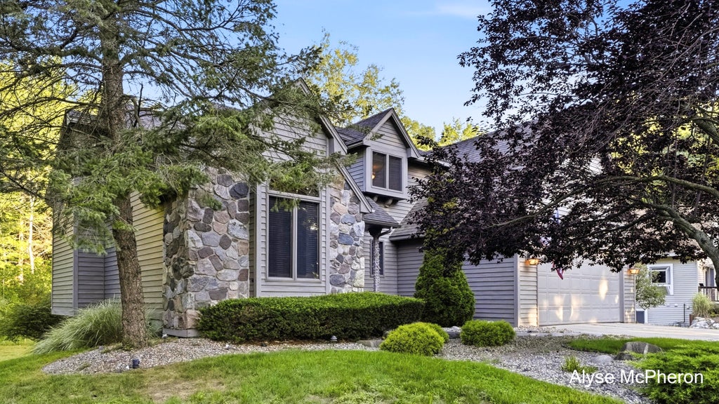 Photo of 18121 Lovell Road, Spring Lake, MI 49456 (MLS # 26045342)