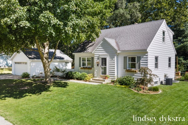 132 GAYLORD DR, ROCKFORD, MI 49341 - Image 95e6260f71a3ff6a85dc858bcb108df5/2213953336