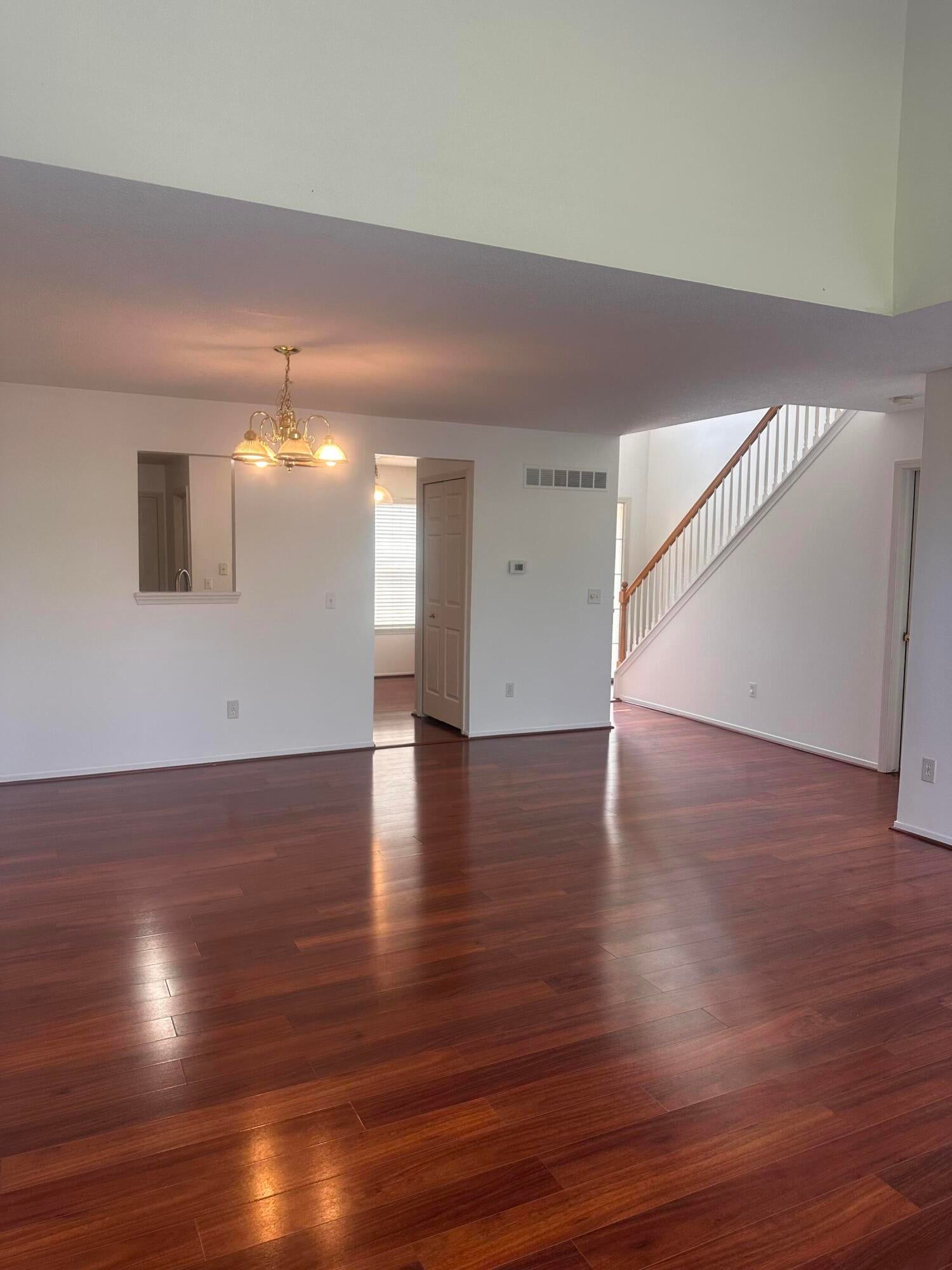 2514 Boulder Lane