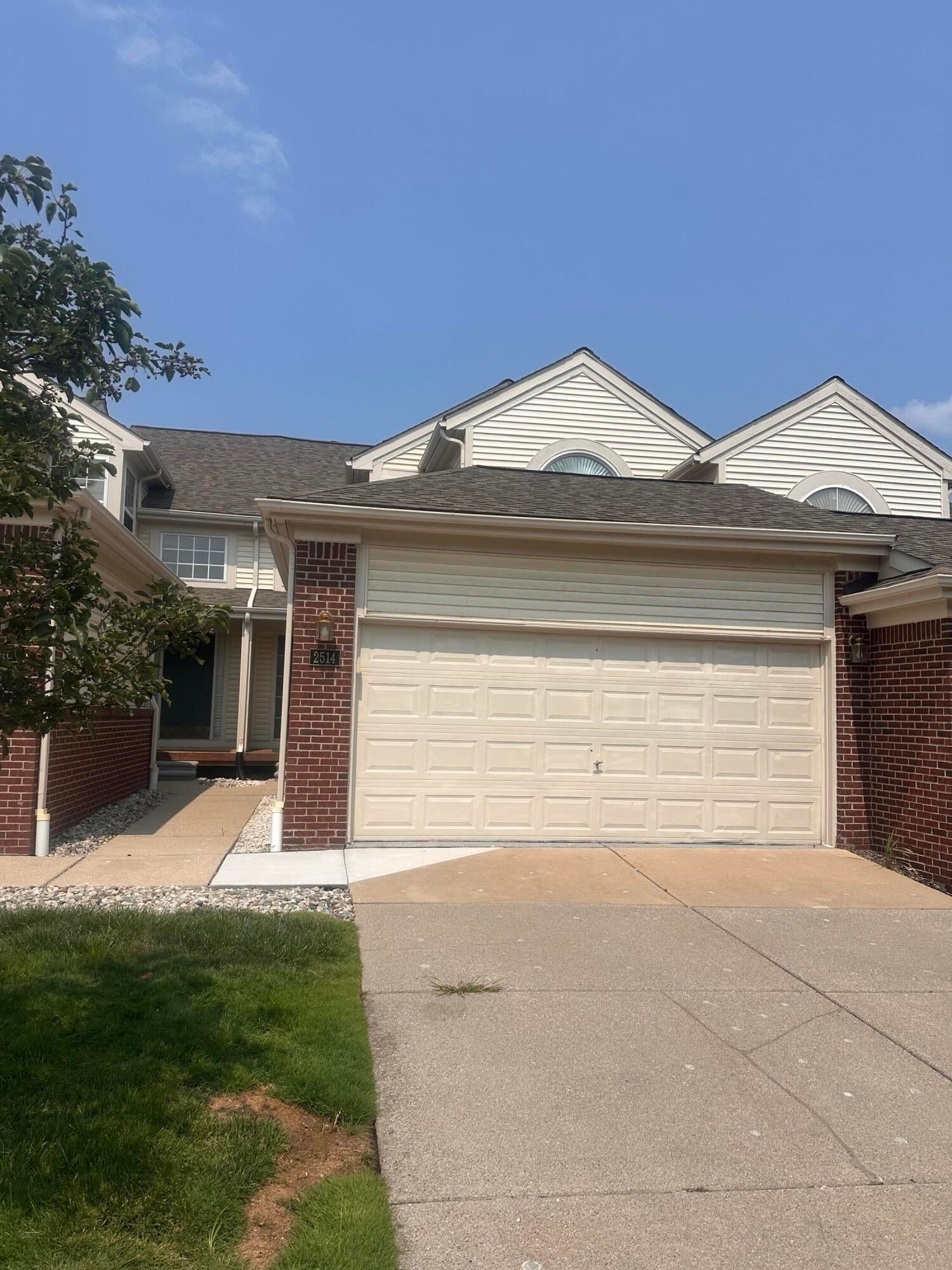 2514 Boulder Lane