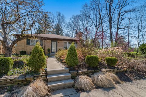 Photo of 385 Hazelwood Avenue, Ann Arbor, MI 48103 (MLS # 26017525)