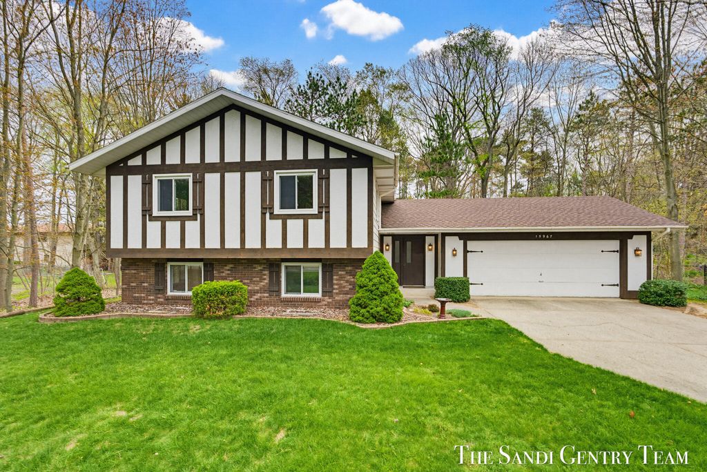 Photo of 15967 Ryan Drive, Holland, MI 49424 (MLS # 26018677)