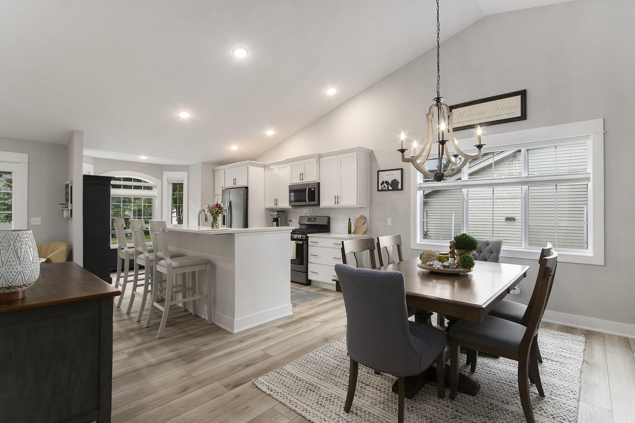 Kalamazoo, Michigan 49009, United States, 4 Bedrooms Bedrooms, ,3 BathroomsBathrooms,Residential,Active,164655