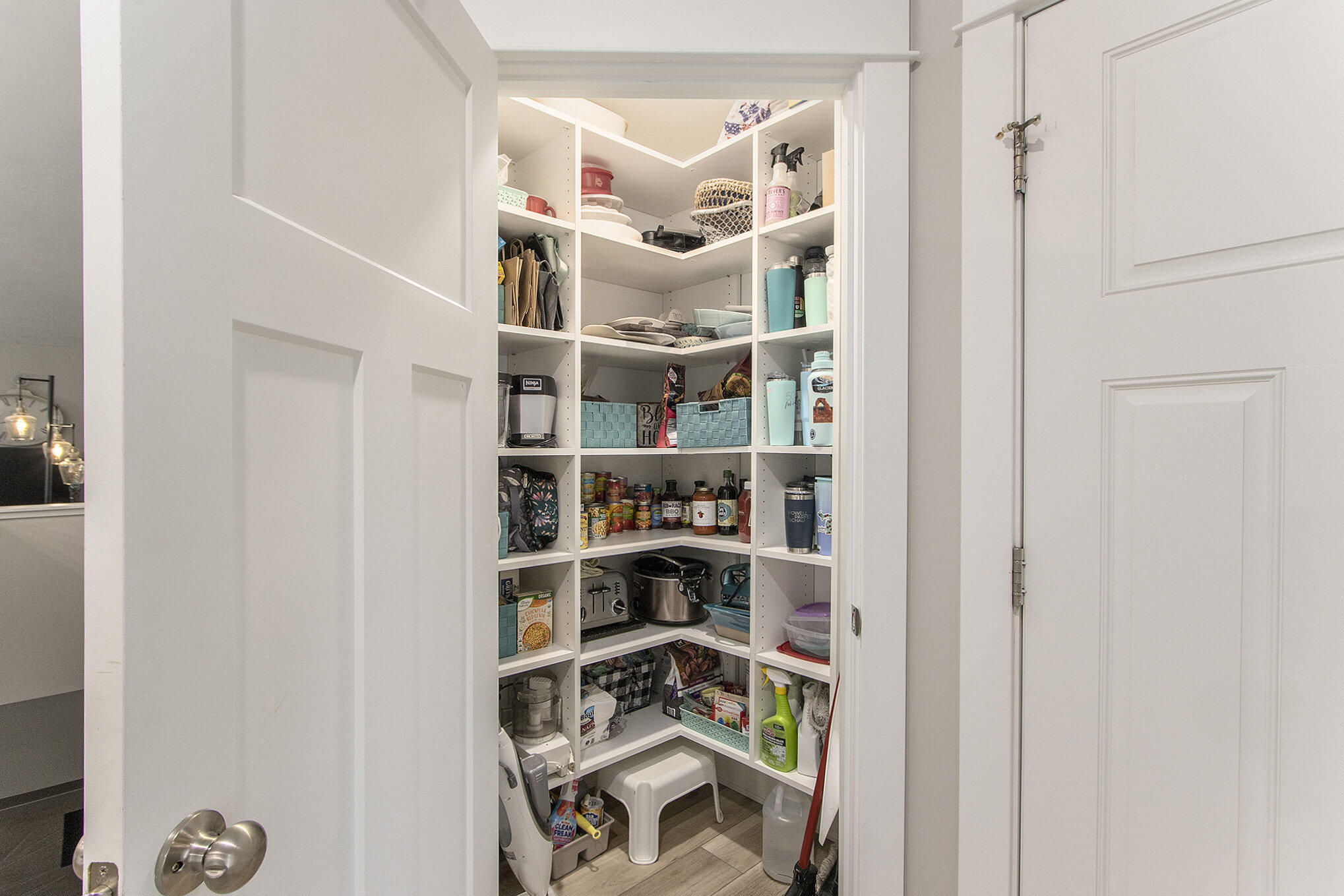 Kalamazoo, Michigan 49009, United States, 4 Bedrooms Bedrooms, ,3 BathroomsBathrooms,Residential,Active,164655