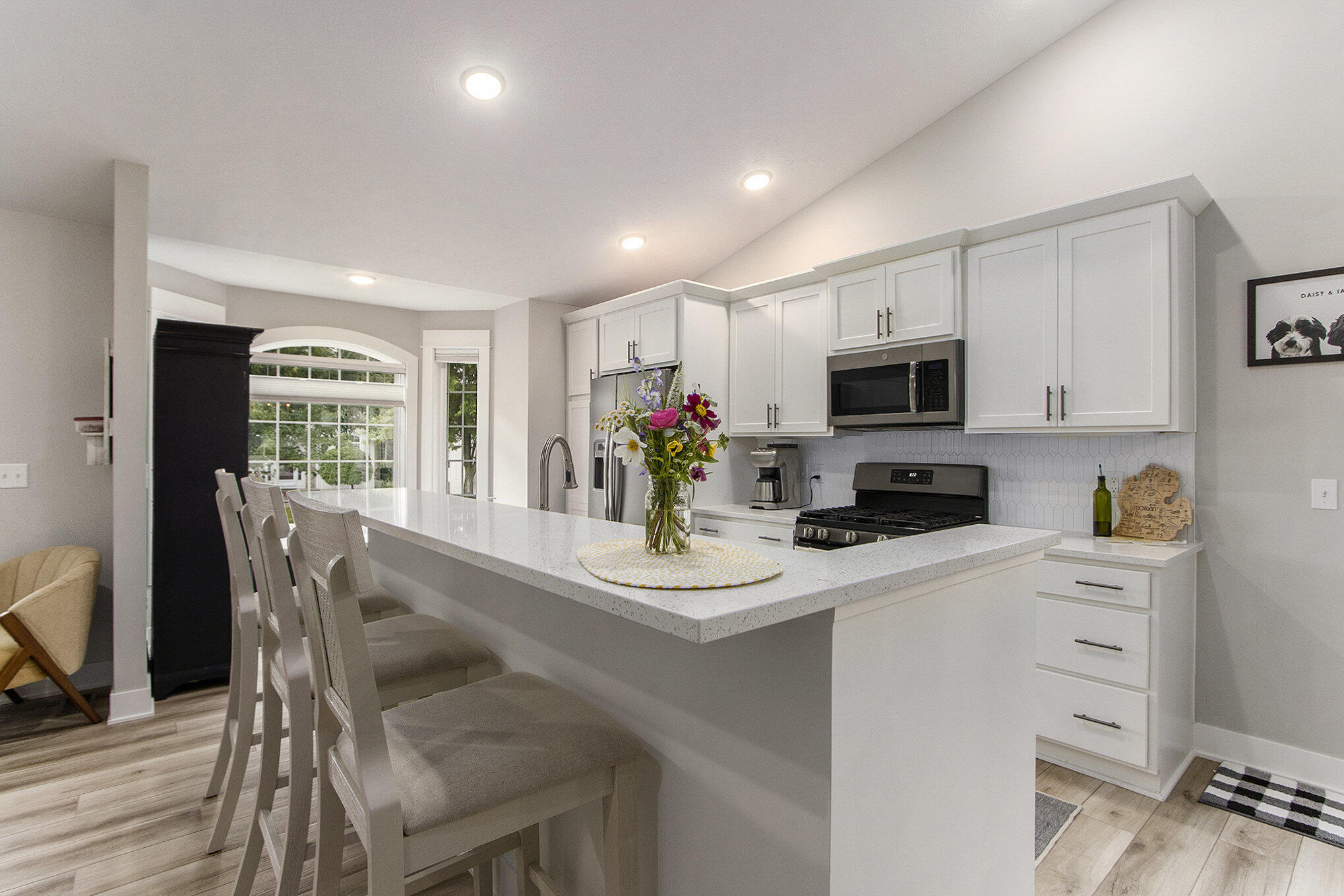 Kalamazoo, Michigan 49009, United States, 4 Bedrooms Bedrooms, ,3 BathroomsBathrooms,Residential,Active,164655