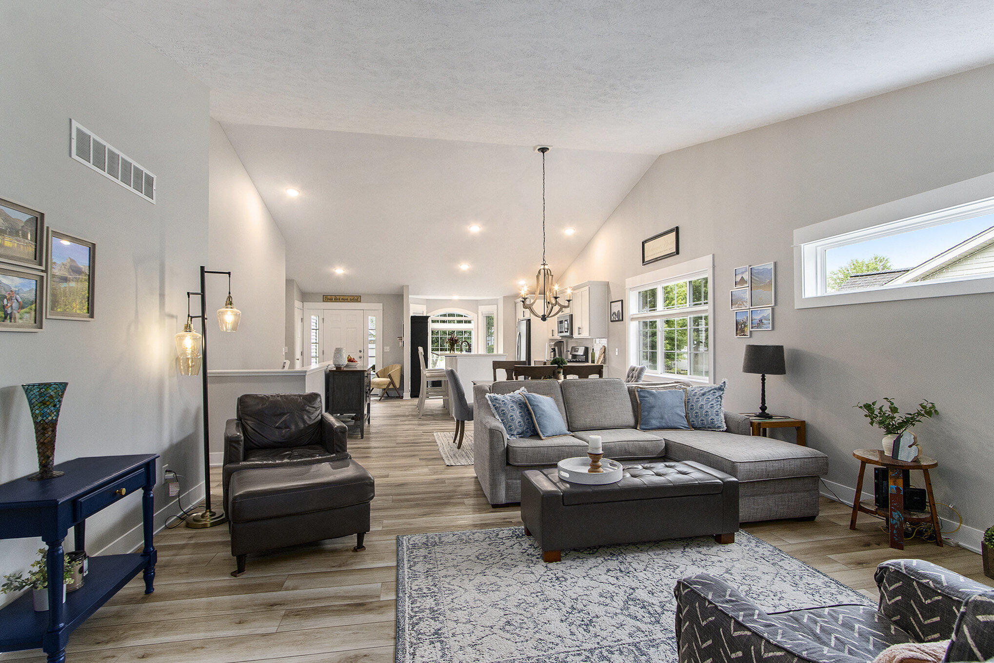 Kalamazoo, Michigan 49009, United States, 4 Bedrooms Bedrooms, ,3 BathroomsBathrooms,Residential,Active,164655