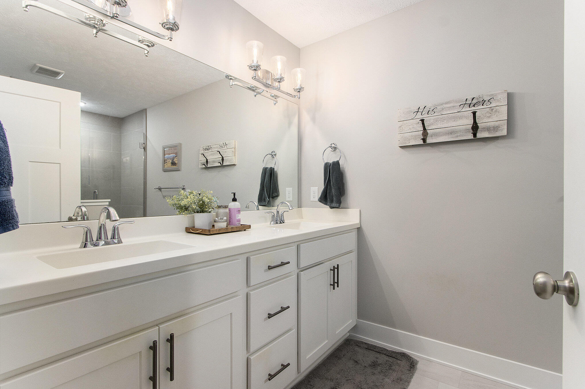 Kalamazoo, Michigan 49009, United States, 4 Bedrooms Bedrooms, ,3 BathroomsBathrooms,Residential,Active,164655