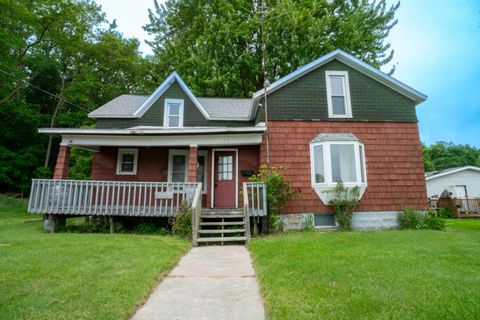 Photo of 1514 Main Street, Manistee, MI 49660 (MLS # 26033339)