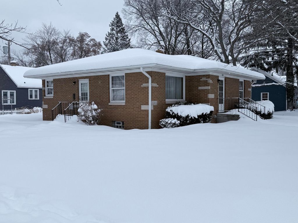 Photo of 805 Slayton Avenue, Grand Haven, MI 49417 (MLS # 25060487)