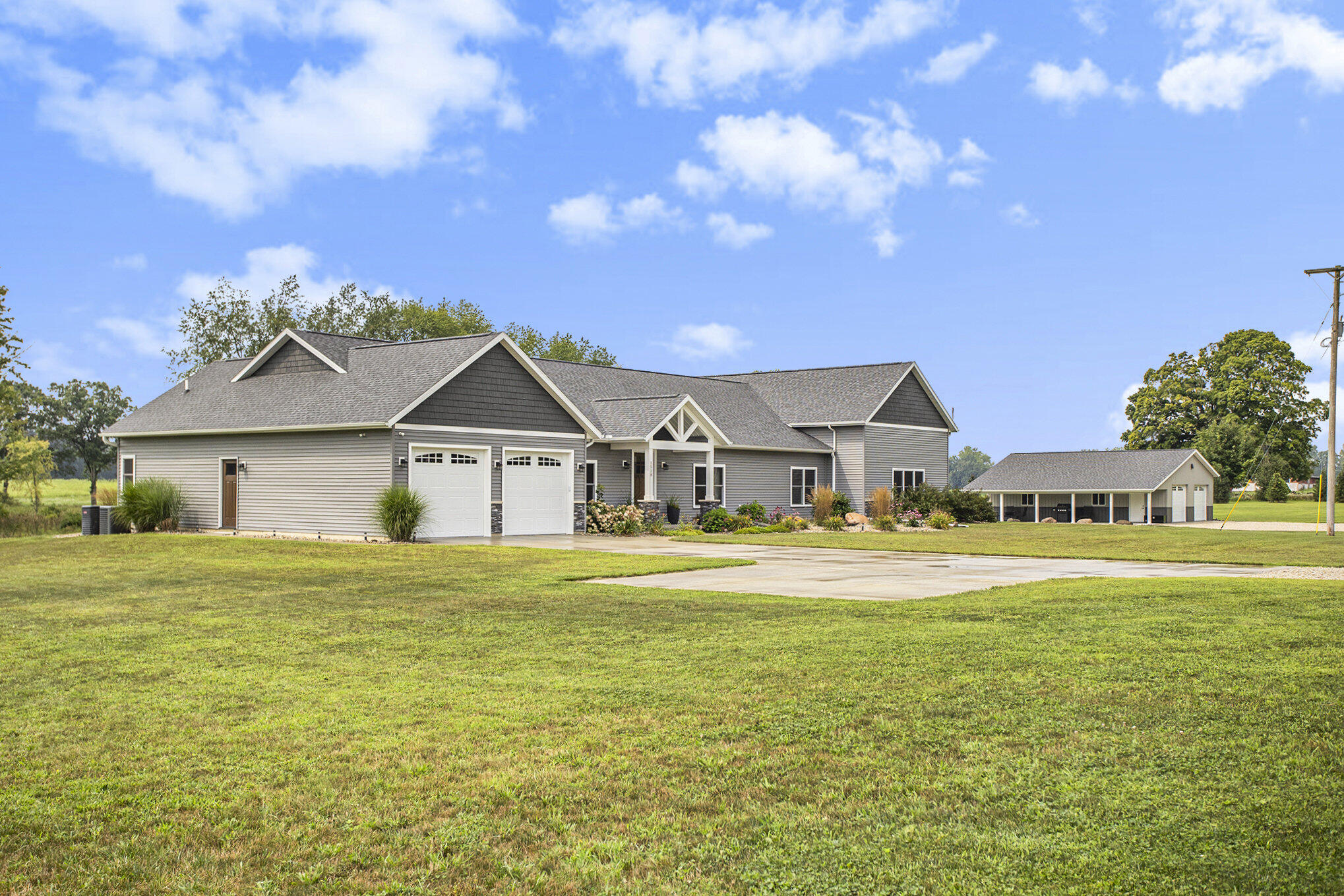 1518 M Drive S