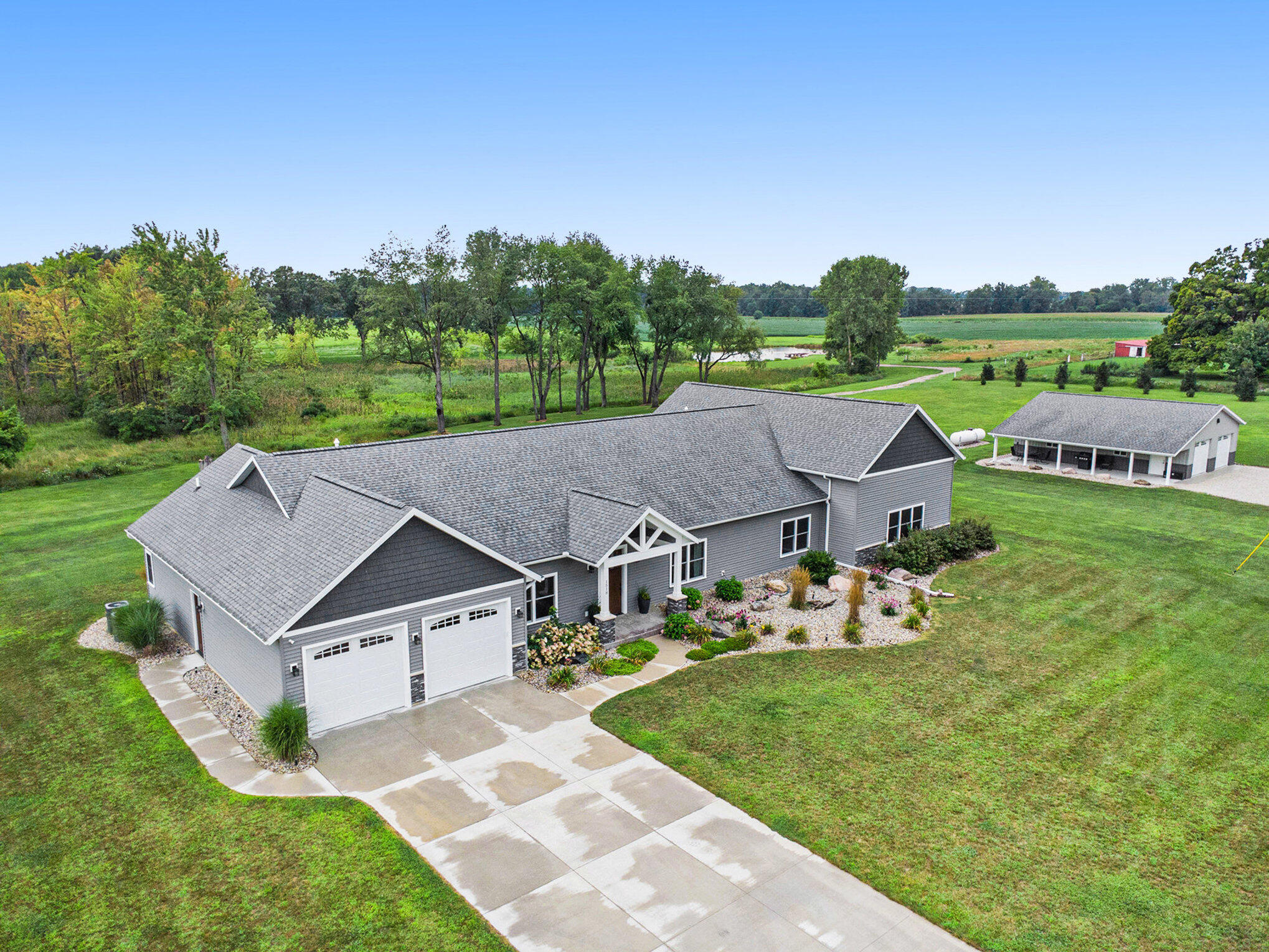 1518 M Drive S