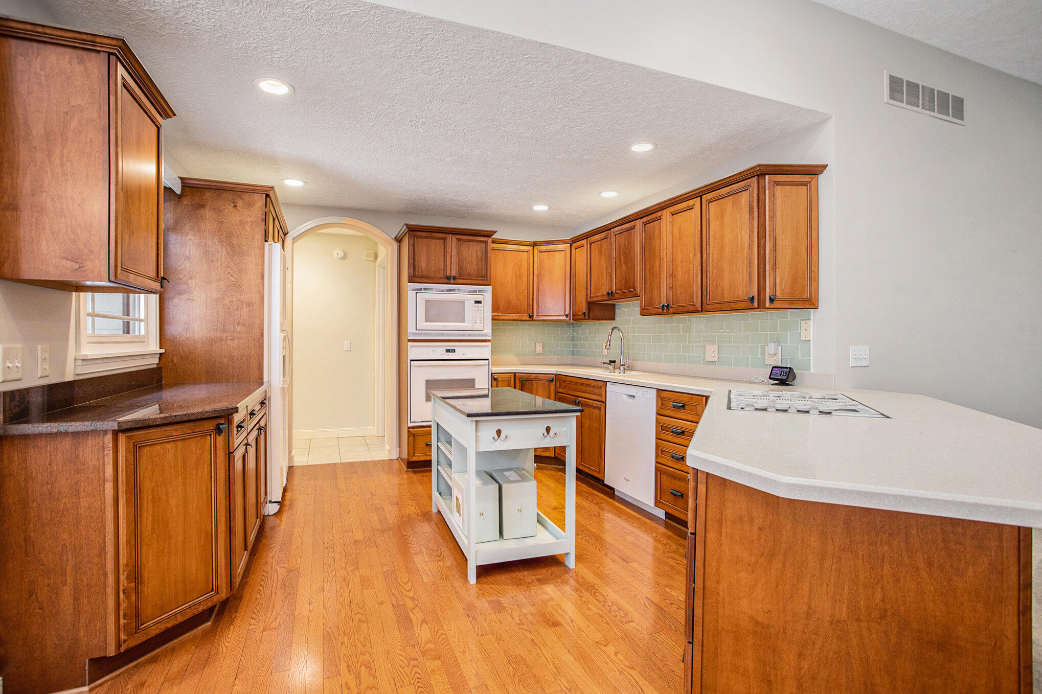 Kalamazoo, Michigan 49048, United States, 3 Bedrooms Bedrooms, ,3 BathroomsBathrooms,Residential,Active,160570