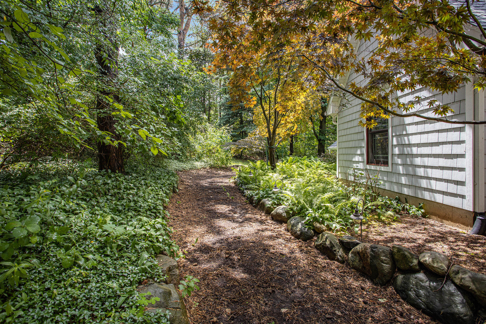 Kalamazoo, Michigan 49048, United States, 3 Bedrooms Bedrooms, ,3 BathroomsBathrooms,Residential,Active,160570