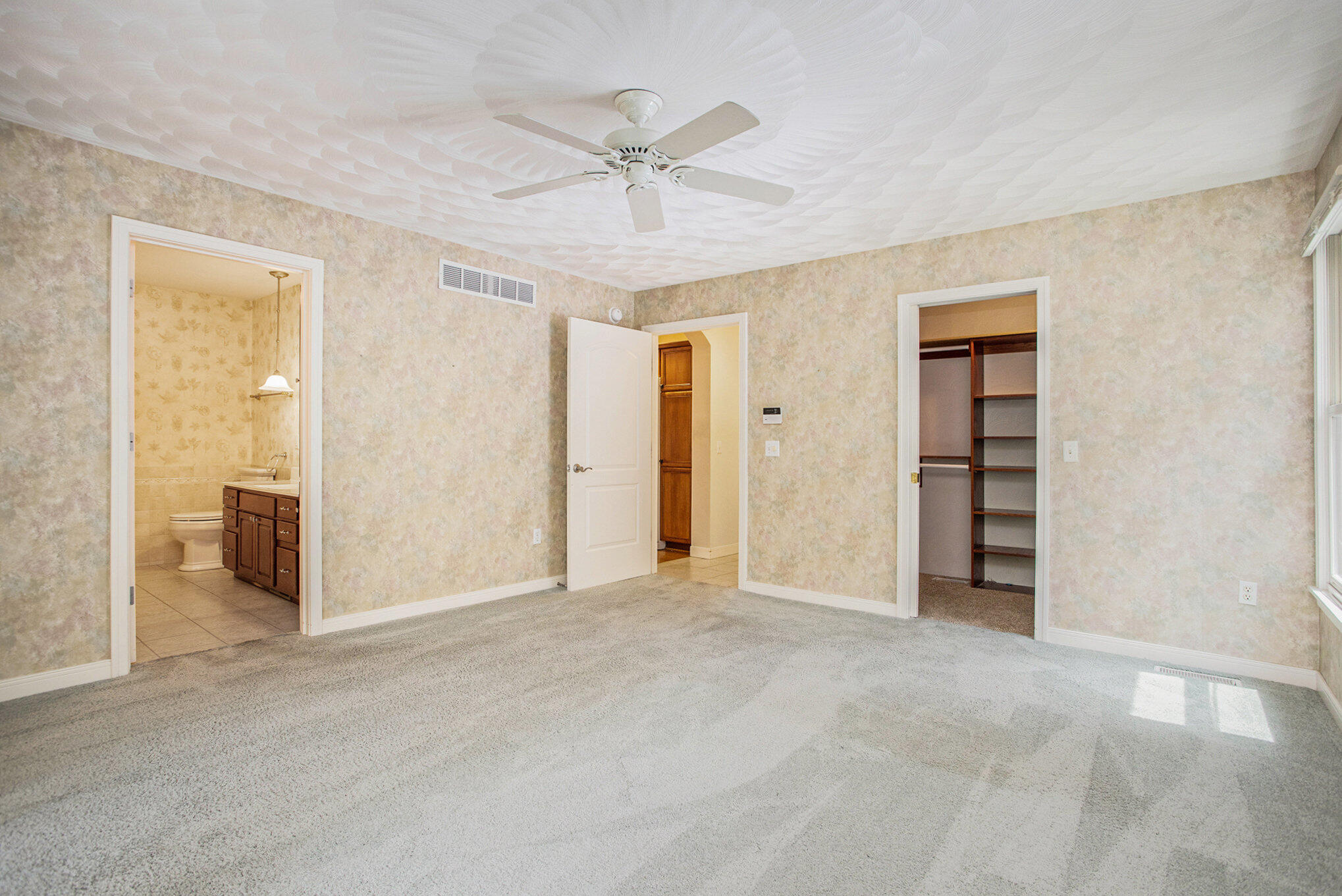 Kalamazoo, Michigan 49048, United States, 3 Bedrooms Bedrooms, ,3 BathroomsBathrooms,Residential,Active,160570