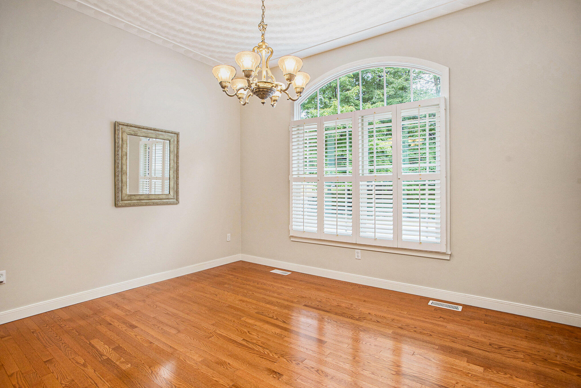 Kalamazoo, Michigan 49048, United States, 3 Bedrooms Bedrooms, ,3 BathroomsBathrooms,Residential,Active,160570