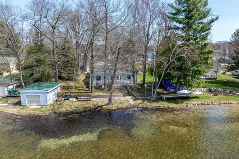 8581 Lynwood Lane Mecosta MI 49332