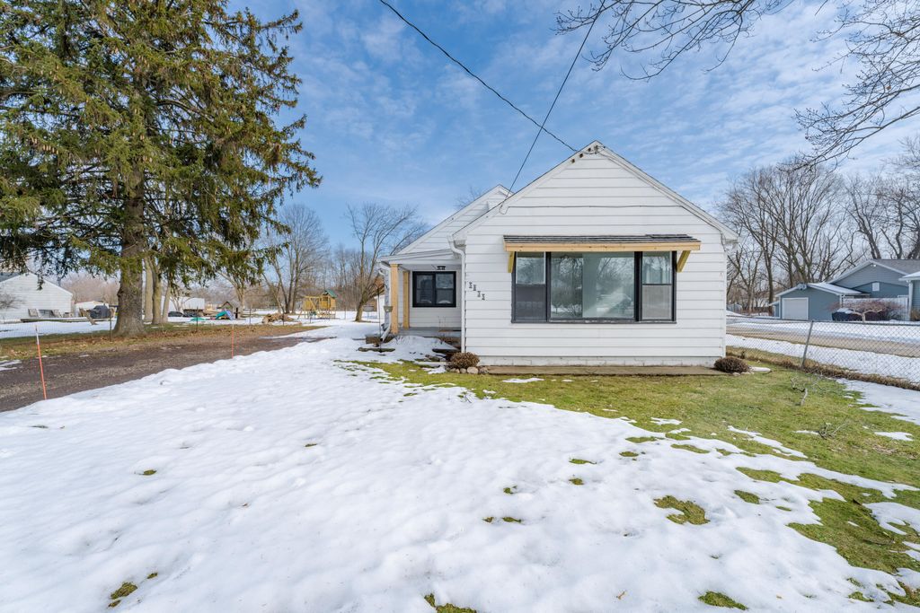 Photo of 5835 Mount Vernon Avenue, Portage, MI 49024 (MLS # 26005836)