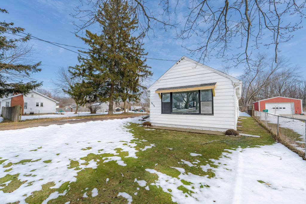 Photo of 5835 Mount Vernon Avenue, Portage, MI 49024 (MLS # 26005836)