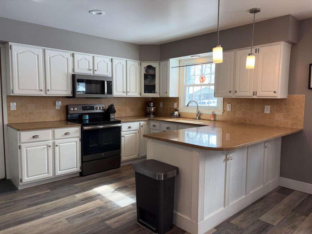 Photo of 1324 Crandall Avenue, Norton Shores, MI 49441 (MLS # 26005548)