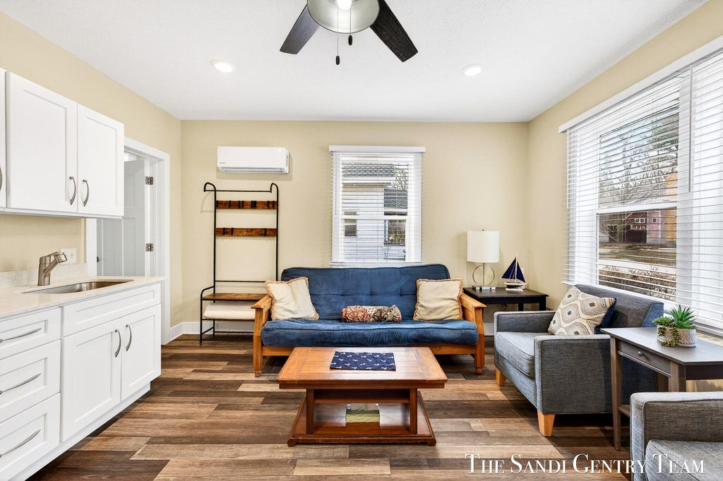 Photo of 209 Clinton Avenue, Grand Haven, MI 49417 (MLS # 26011893)