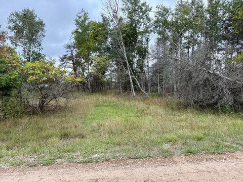 Photo of 1 Greenway, Onekama, MI 49675 (MLS # 25049743)