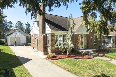 Photo of 910 Nevada Street SE, Grand Rapids, MI 49507 (MLS # 24019770)